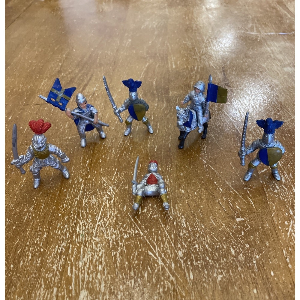 7 SAFARI Ltd MEDIEVAL KNIGHTS & HORSE Mini FIGURES Toy ARMY 2" Miniatures LOT